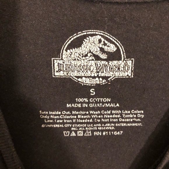 Jurassic part shirt size small - Picture 3 of 7